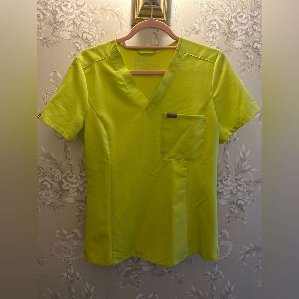 Figs Neon Yellow Slim Scrub Top S